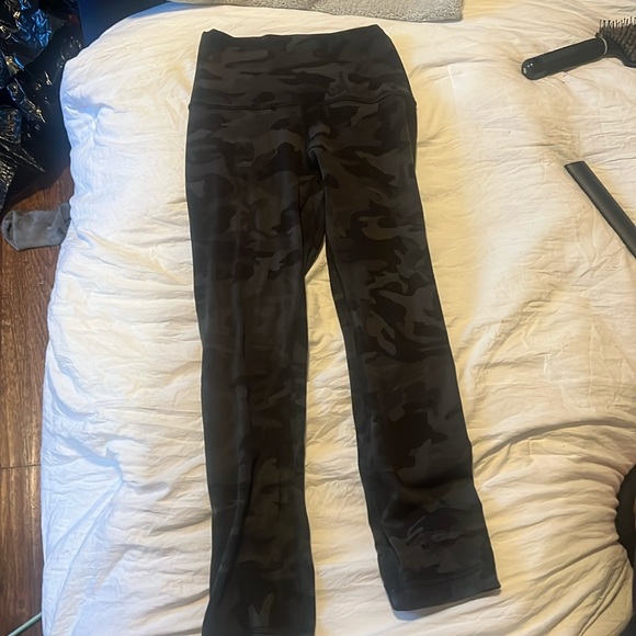 Lululemon - Picture 1 of 4
